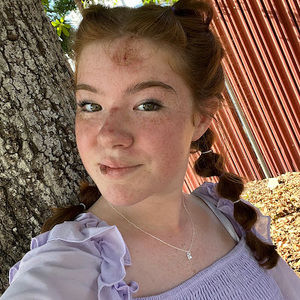 Meet your Posher, Adriana